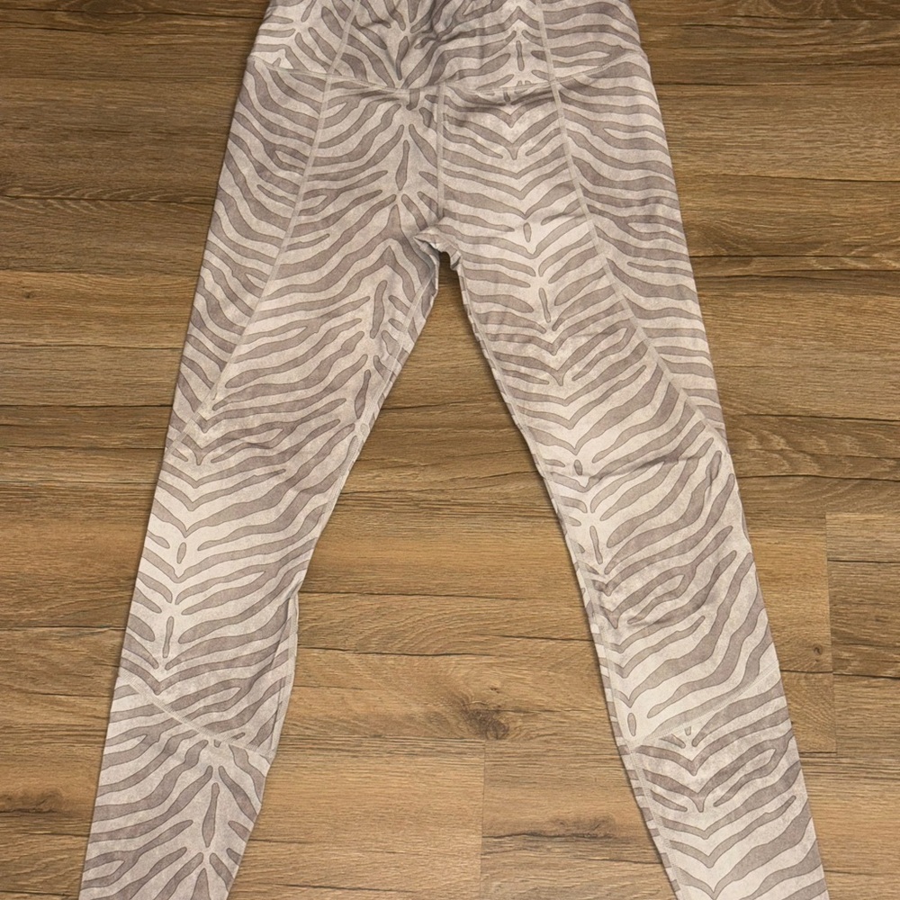 Varley Zebra Print Leggings - Gray and White